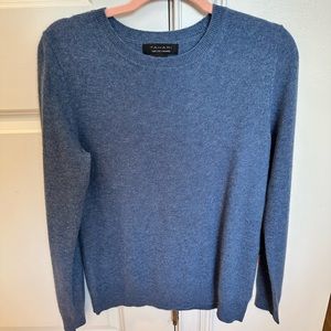 Size M Tahari NWT light blue cashmere sweater